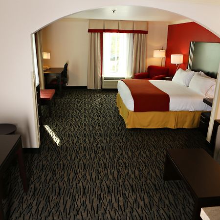 Holiday Inn Express Hotel & Suites - Sumter By Ihg Екстериор снимка
