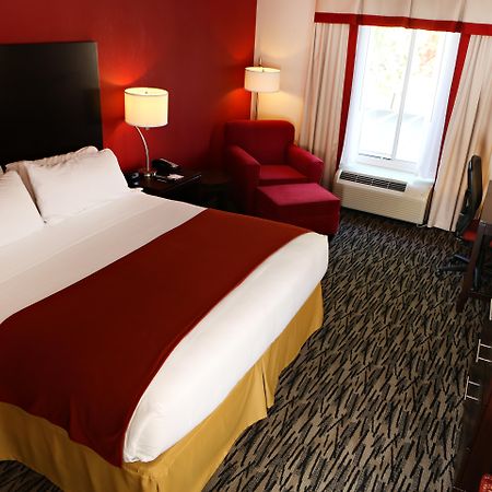 Holiday Inn Express Hotel & Suites - Sumter By Ihg Екстериор снимка