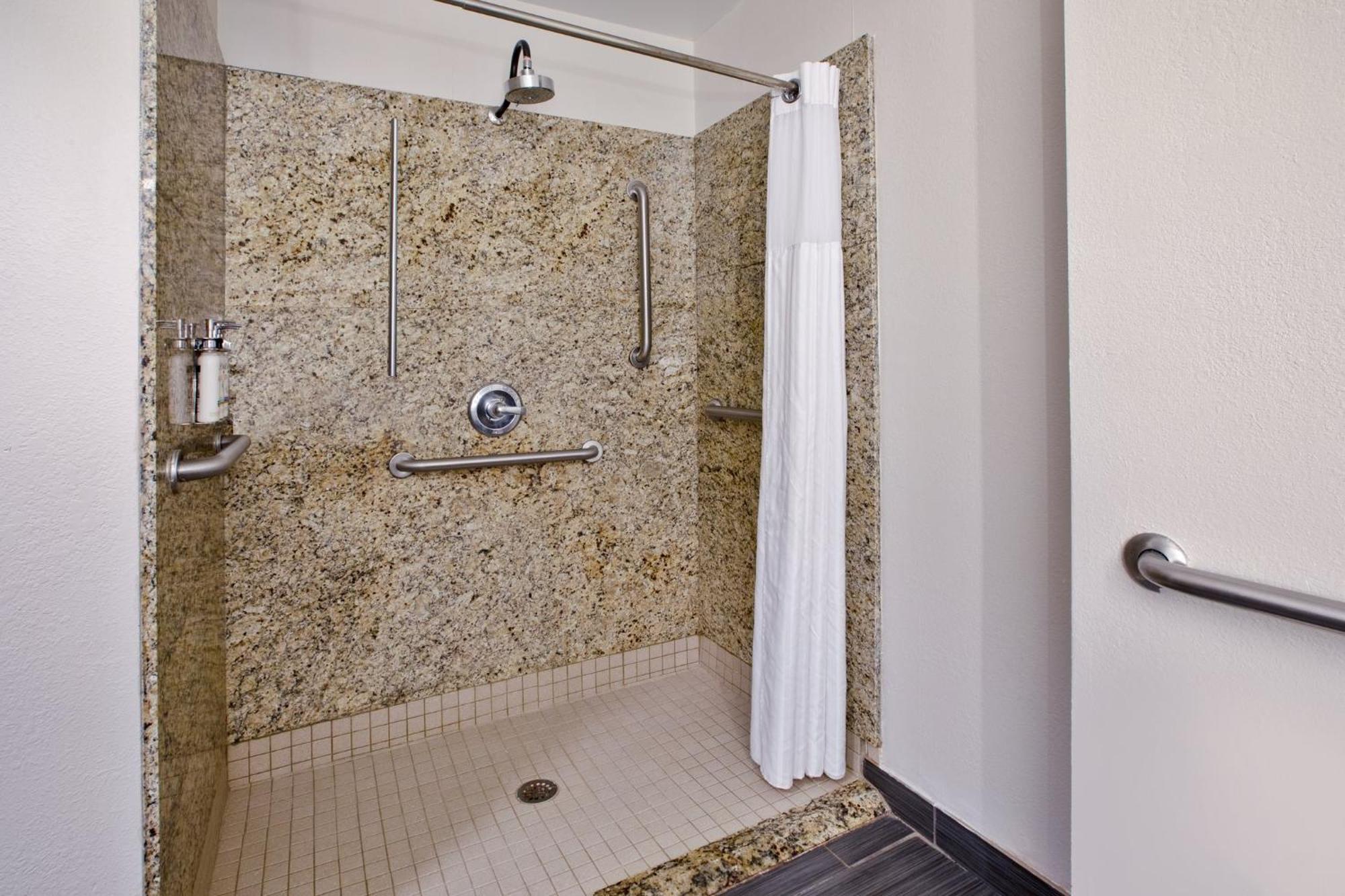 Holiday Inn Express Hotel & Suites - Sumter By Ihg Екстериор снимка