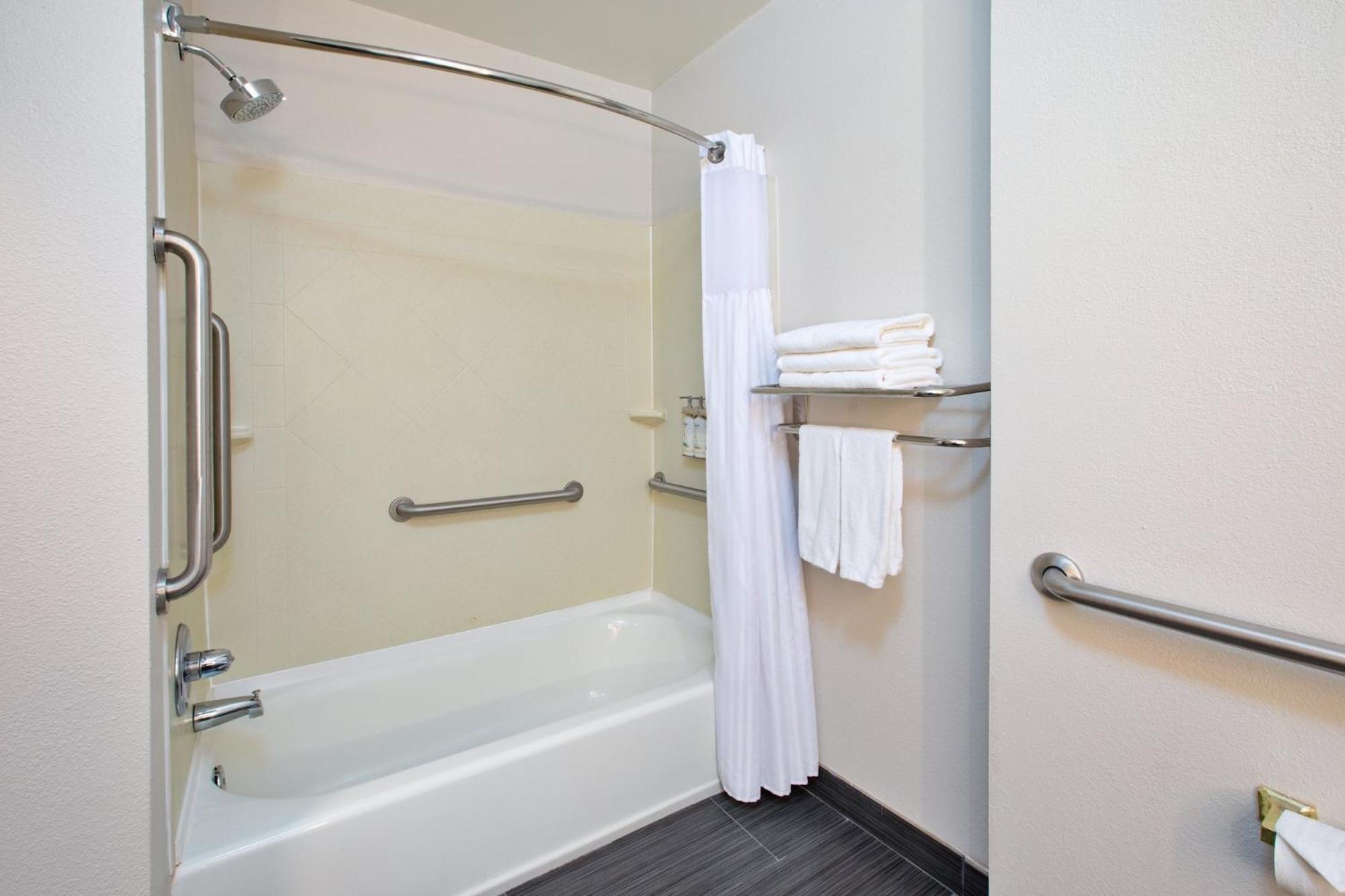 Holiday Inn Express Hotel & Suites - Sumter By Ihg Екстериор снимка