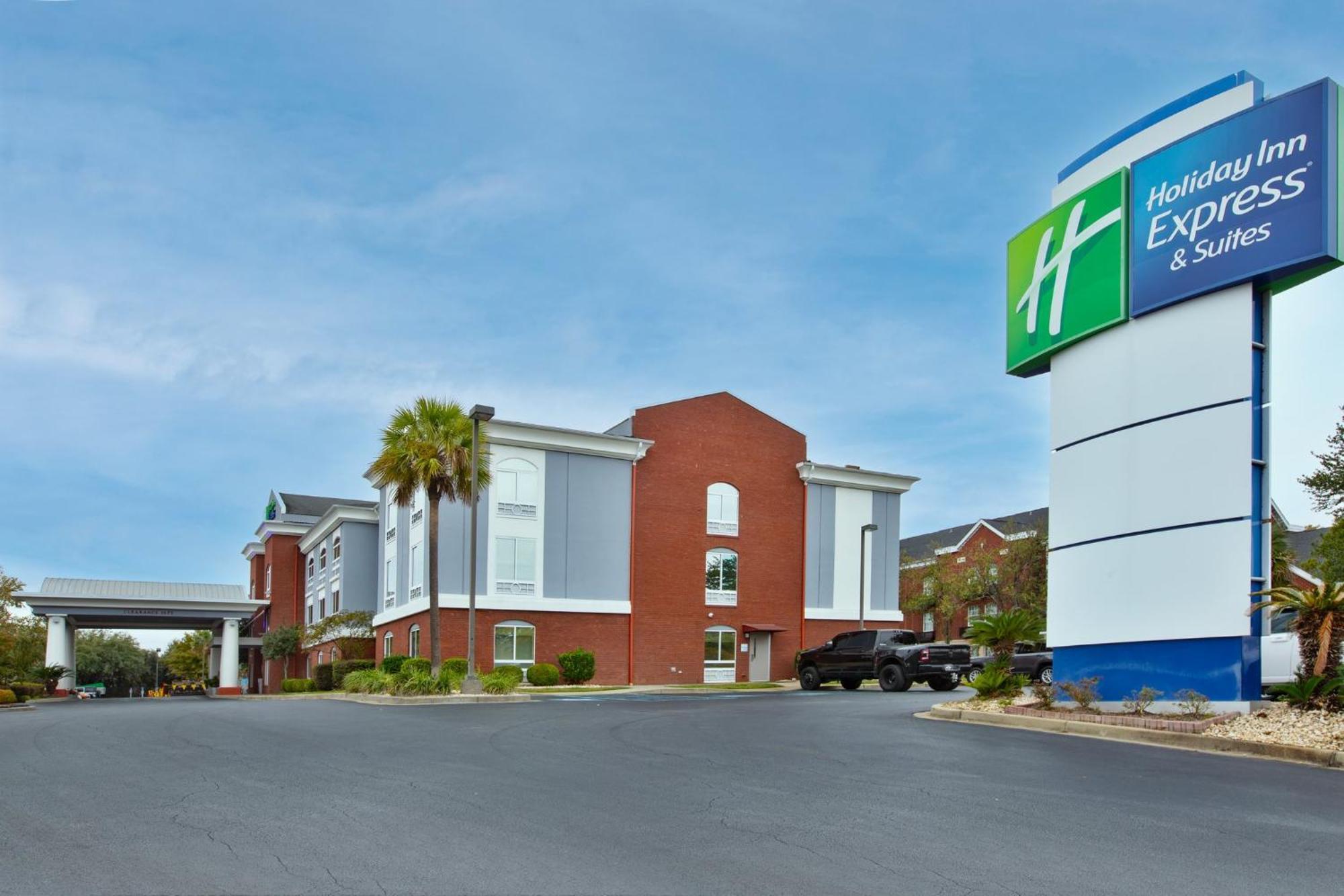 Holiday Inn Express Hotel & Suites - Sumter By Ihg Екстериор снимка