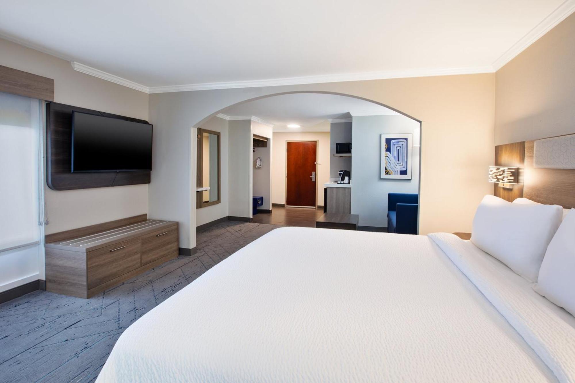 Holiday Inn Express Hotel & Suites - Sumter By Ihg Екстериор снимка
