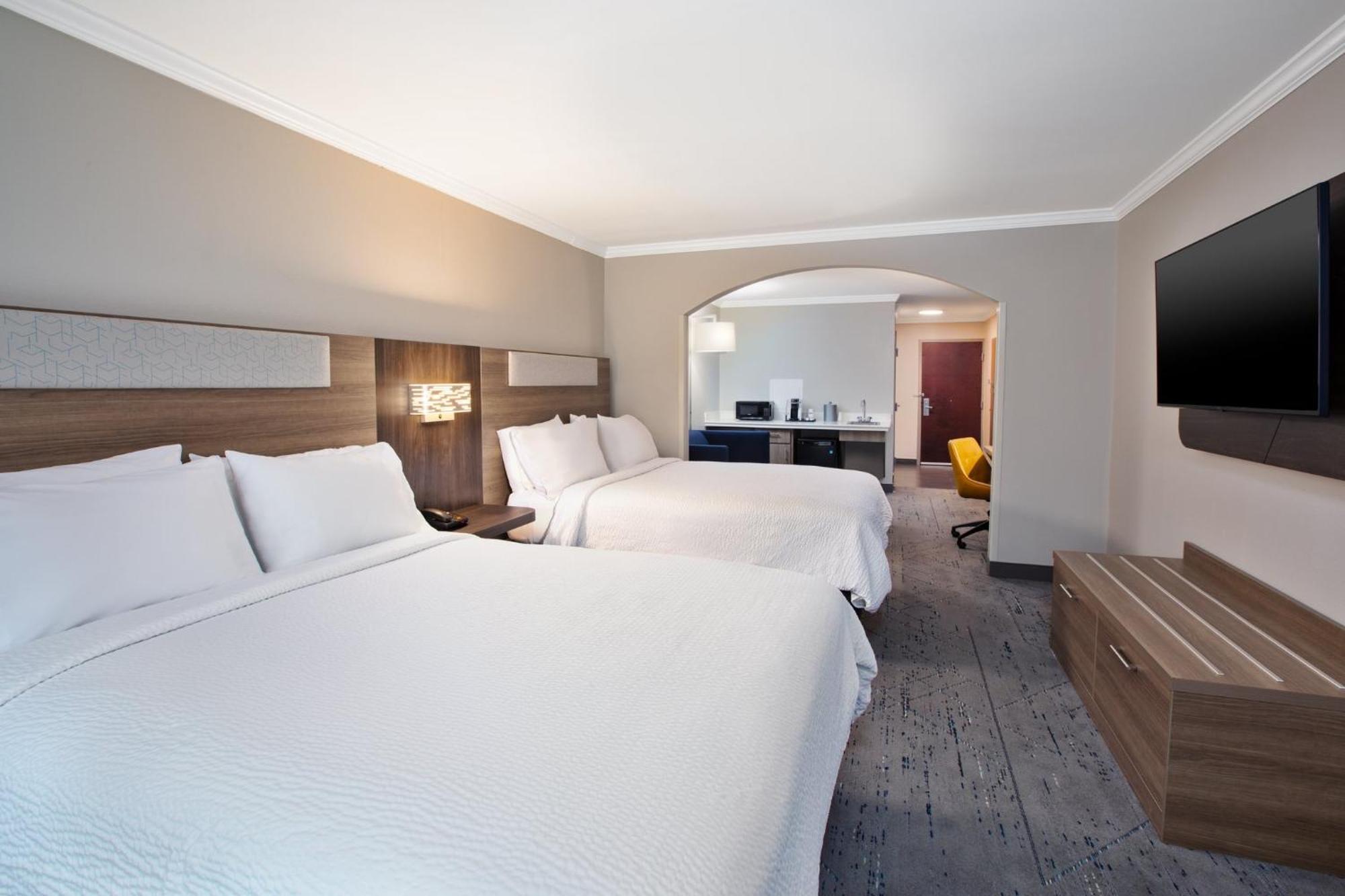 Holiday Inn Express Hotel & Suites - Sumter By Ihg Екстериор снимка