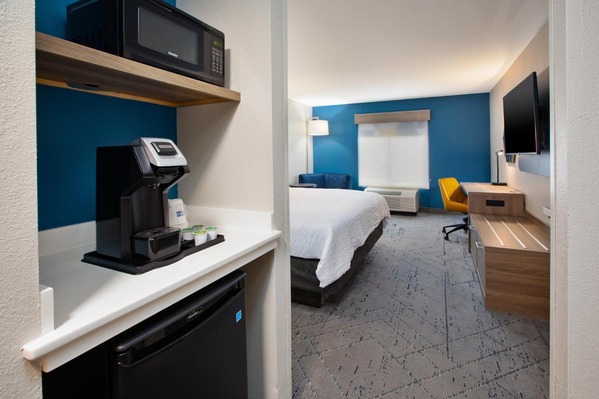Holiday Inn Express Hotel & Suites - Sumter By Ihg Екстериор снимка